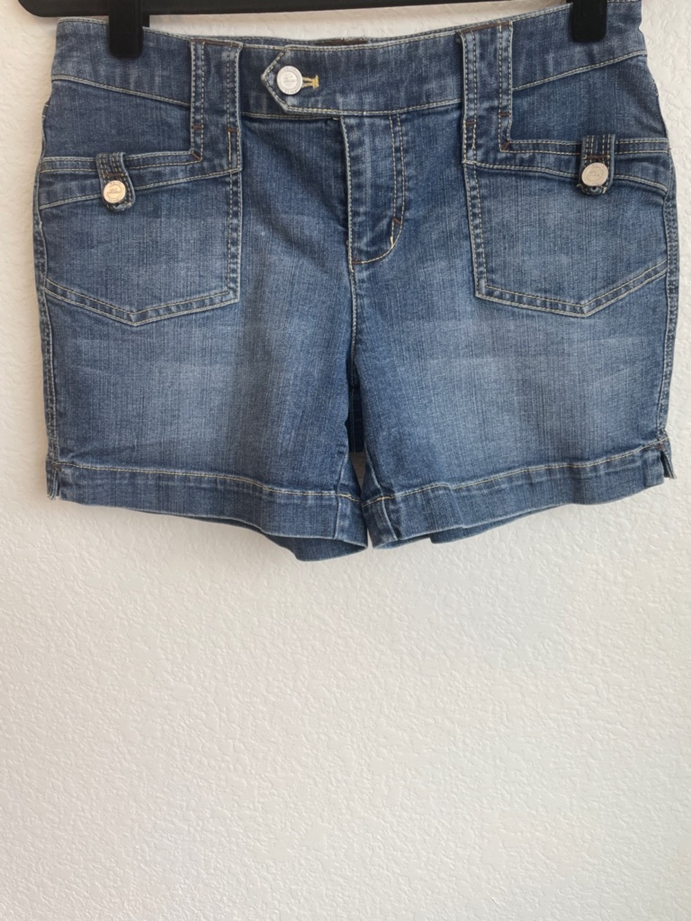 WHITE HOUSE BLACK MARKET • Denim Shorts • Size 6 - Picture 6 of 9